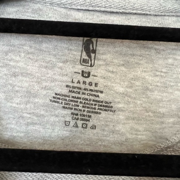 NWT Los Angeles Lakers Sweater size large - Picture 4 of 4